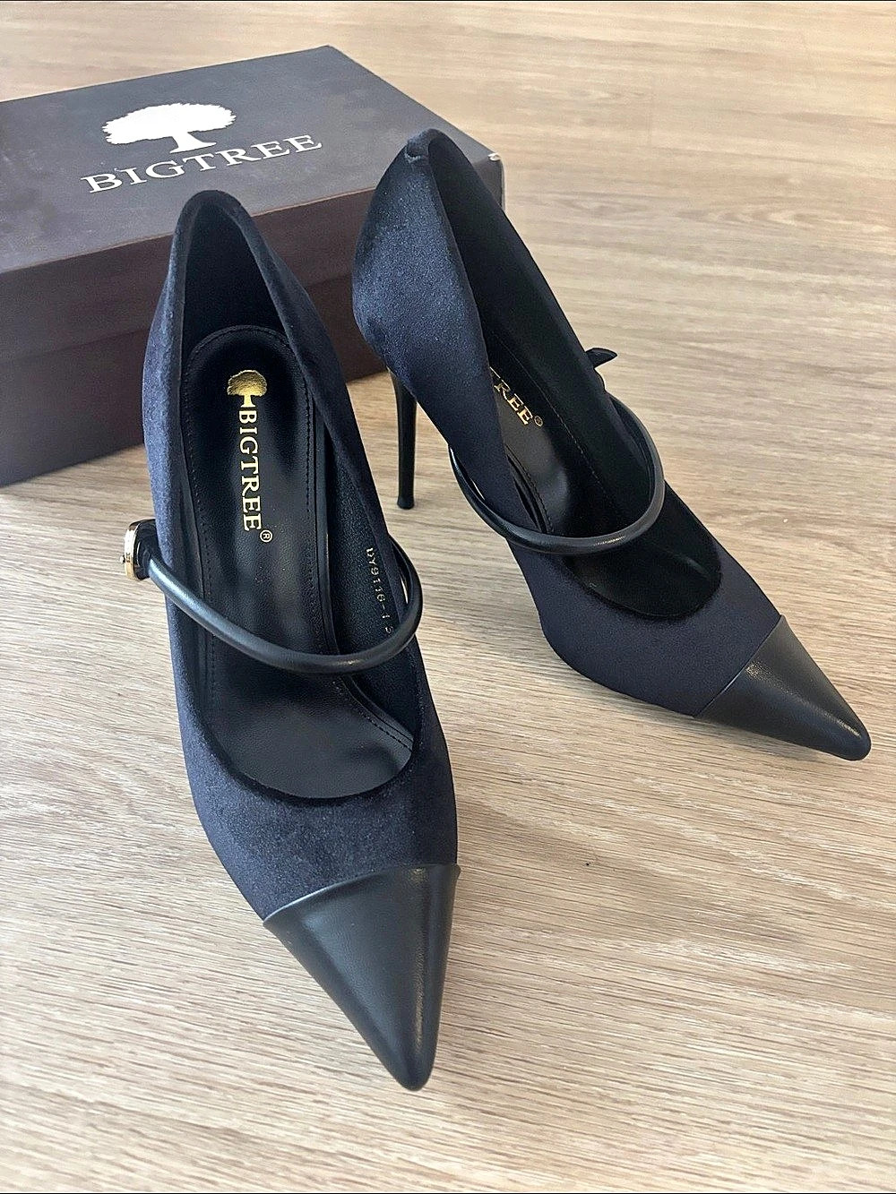 NEW! BIGTREE Black Pointed-Toe Heels - US 8